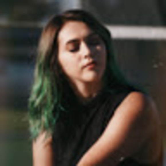 Meet your Posher, Myka - Picture 1 of 1